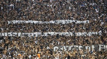 Torcidas organizadas de Corinthians e Santos se posicionam contra Bolsonaro