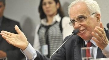 Samuel Pinheiro Guimarães: 'A forma como Lula está sendo tratado é medieval'