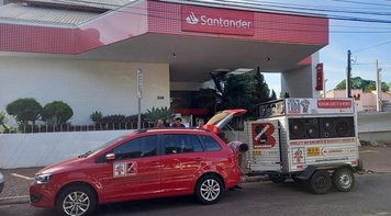 Bancários protestam contra decisão unilateral que amplia horário no Santander