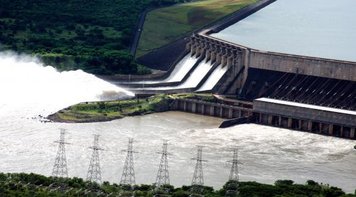 Hoje é um dia triste para Minas Gerais, diz Pimentel sobre venda de usinas da Cemig