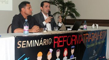 Seminário para debater a nova lei trabalhista reúne dezenas de bancários, dirigentes sindicais e especialistas na área trabalhista