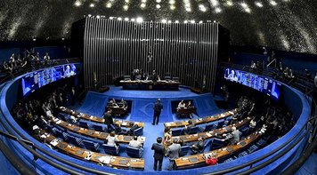 Texto-base de ‘reforma’ passa em 1º turno, mas Senado derrota governo e mantém abono salarial