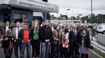 Fui preso porque fiz a ascensão do pobre nesse país, diz Lula a senadores