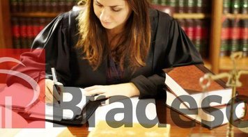 Justiça condena Bradesco a pagar salários e indenização por danos morais a bancária que se encontra há mais de um ano no “limbo jurídico”