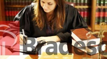 TRT 14 nega recurso e mantém decisão que condena Bradesco a reintegrar bancária e pagar R$ 20 mil de indenização 