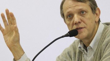 Para André Singer, decisões do STF sobre Aécio e Loures provam que Justiça é seletiva