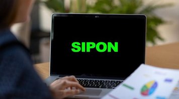 CEE/Caixa avisa: trabalhar sem registrar o ponto é ilegal