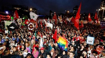 Clima de virada: milhares de paulistanos vão às ruas por #HaddadSim
