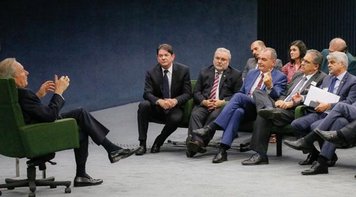 Fenae e entidades vão ao Supremo impedir venda de empresas públicas