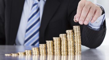 Banco Mundial acha salário mínimo, que ajudou a reduzir a miséria, é alto demais