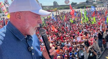 Lula sanciona leis de correção de tabela do IR e de trabalho decente para domésticas