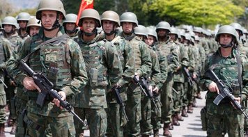 Ao invés de reforma da Previdência, militares ganharam um pacote de bondades