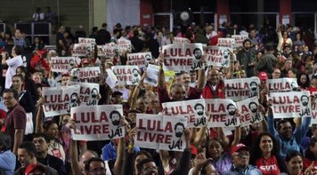 Resgate da democracia, direitos e liberdade de Lula marcam a abertura do 13º Concut 