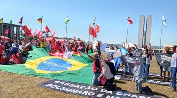 Ato em Brasília marca entrega de pedido de impeachment de Bolsonaro