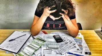 Contas de luz têm reajustes acima da inflação e eletricitários protestam