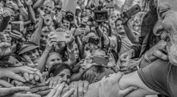 Presidente do TRF4 mantém Lula preso, após manobras de Moro e Gebran Neto