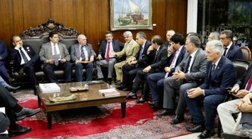 Presidente do Congresso admite que pode devolver a MP 873 ao governo 