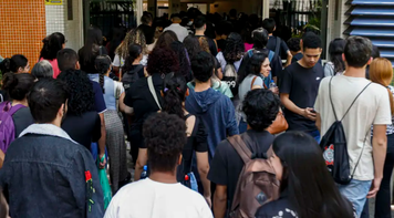 Lula sanciona lei que amplia para 30% cotas para negros em concursos