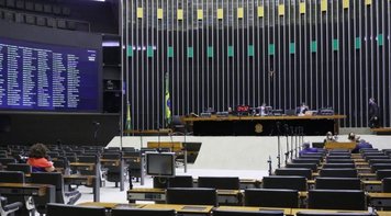 Câmara aprova PL que congela salários de servidores federais, estaduais e municipais