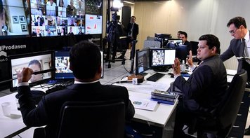 Ampliação do auxílio de R$ 600 para mais informais será votado nesta quarta (22)