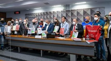 Congresso Nacional e TST recebem da CUT e demais centrais a agenda dos trabalhadores