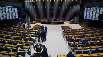 Lira manobra, muda regras, e Câmara aprova em 1º turno PEC do Calote 