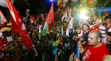 Rumo à greve geral, mais de 70 mil pessoas ocupam Av. Paulista neste 22 de março