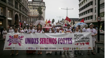 RS: Marcha do Fórum Social das Resistências defende democracia e direitos dos povos