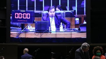 Projeto que congela salário de servidor pode ser votado nesta segunda (4) na Câmara