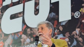 Prisão de Lula é mais visitada que Palácio de Bolsonaro, alfineta Celso Amorim