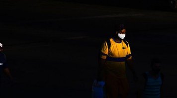 Mesmo em queda, mortes por Covid-19 no Brasil superam 2ª onda na Europa