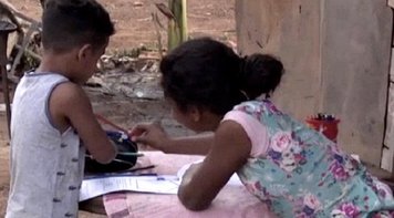 Congresso derruba veto de Bolsonaro a projeto que dá acesso à internet na educação 