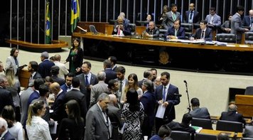Seminário faz balanço da 'reforma' trabalhista na Câmara dos Deputados