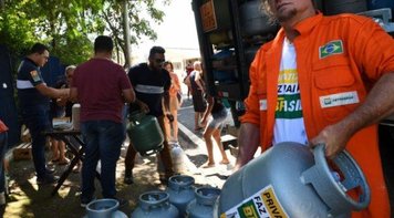 Em greve, petroleiros voltam a subsidiar combustíveis a preços justos