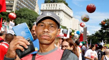 5,2 milhões de brasileiros procuram emprego há mais de 1 ano, diz IBGE