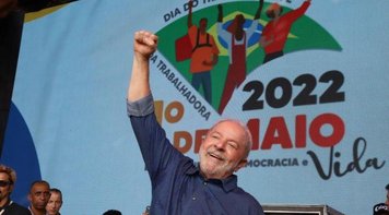 Lula no 1º de Maio: Voltaremos a ser um país civilizado e ter o povo mais feliz do mundo 