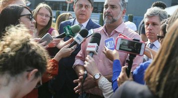 Deputados vão processar juíza que proibiu vistoria à cela onde Lula está isolado