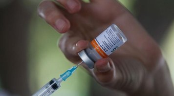 PL que permite aquisição de vacinas pelo setor privado privilegia empresários 