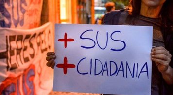 Governo e empresas de saúde se unem para privatizar o SUS