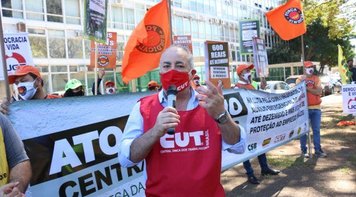 Em ato das Centrais, Sérgio Nobre manda Guedes criar juízo e respeitar trabalhadores