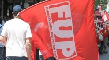 Petroleiros decidem manter mobilização mesmo com nova decisão do TST