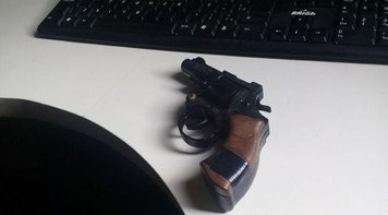 Armar a população é inconstitucional e mergulhará o país num 'faroeste'