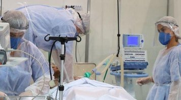 Sem rumo e sem vacina, Brasil chega a 200 mil vidas perdidas pela Covid-19