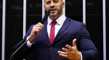 Câmara aprova prisão do deputado Daniel Silveira (PSL) que atacou STF e a democracia
