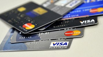  Juros do rotativo do cartão de crédito atingem quase 340% ao ano 