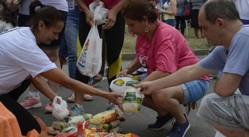 R$ 150 de auxílio não mata a fome, nem retoma economia, dizem CUT e economista