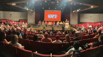 “O Brasil precisa da CUT”, afirmam lideranças na abertura da 17ª Plenária Distrital