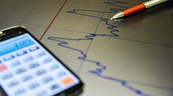 Projeção do PIB cai pela 4ª vez e enterra discurso de que reforma aquece a economia 