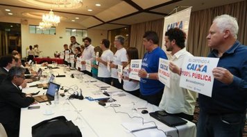 Negociações com a Caixa serão retomadas nesta terça-feira