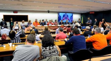 Trabalhadores criticam novas regras dos planos de saúde de estatais federais